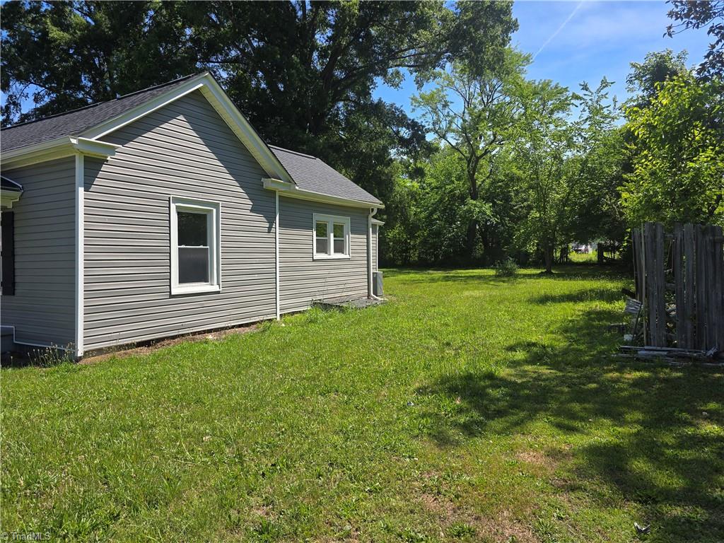 106 South Fieldcrest Road Eden, NC 27288 - Photo 18 of 22