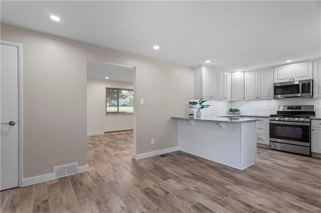 1064 Silver Lane McKees Rocks, PA 15136 - Photo 3 of 15 Gallery Image 3