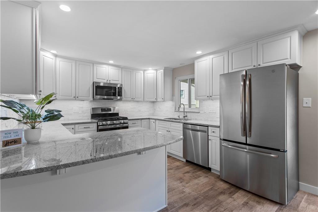 1064 Silver Lane McKees Rocks, PA 15136 - Photo 4 of 15 Gallery Image 4