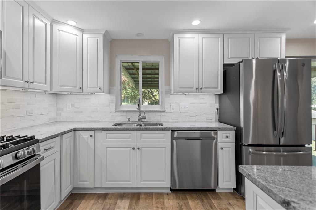 1064 Silver Lane McKees Rocks, PA 15136 - Photo 5 of 15 Gallery Image 5
