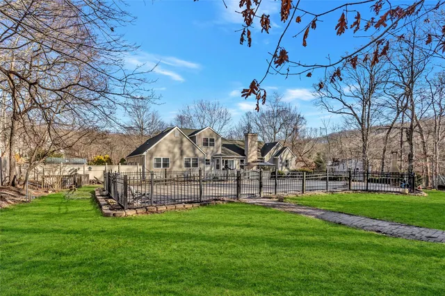 $914,999 | 9 Bayberry Road, Wading River, NY 11792