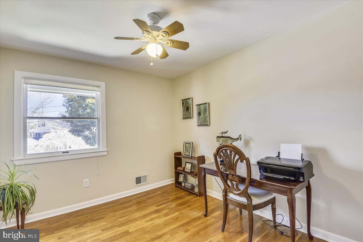 1944 Foxhall Road McLean, VA 22101 - Photo 22 of 39 Bedroom 2