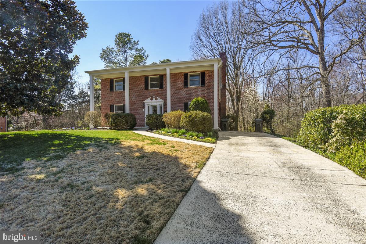 1944 Foxhall Road McLean, VA 22101 - Photo 31 of 39 Front of home