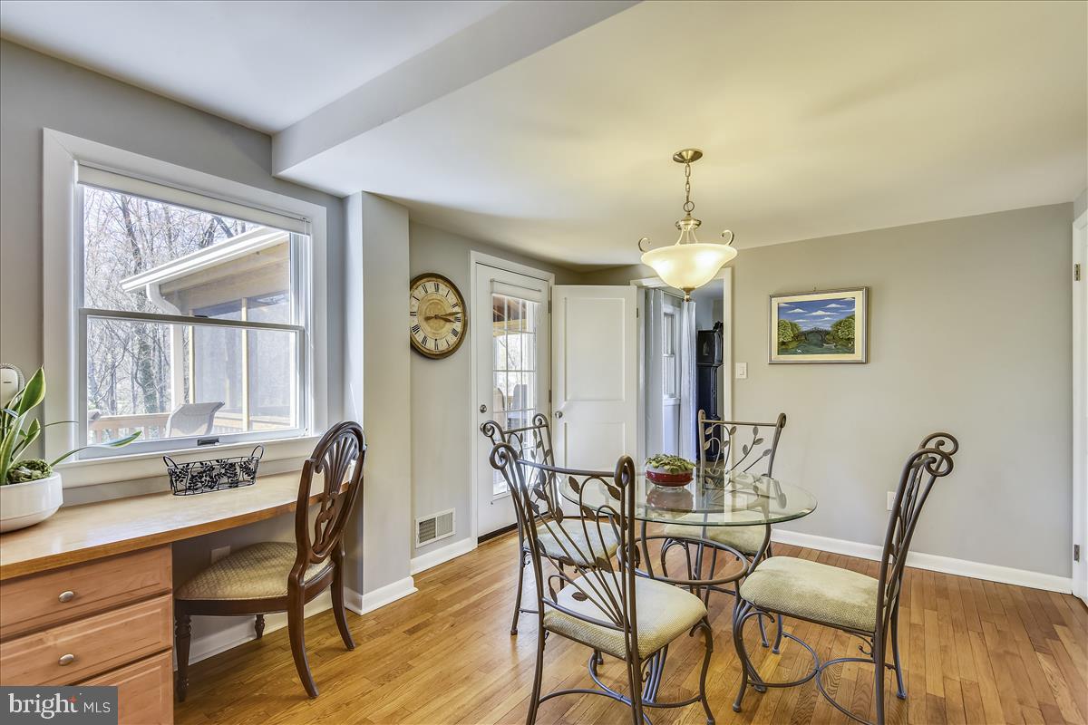 1944 Foxhall Road McLean, VA 22101 - Photo 10 of 39 Eat in kitchen and built in desk space