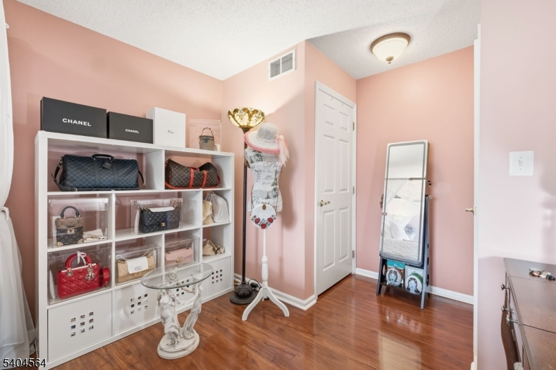 191 Prestwick Way Edison, NJ 08820 - Photo 11 of 20