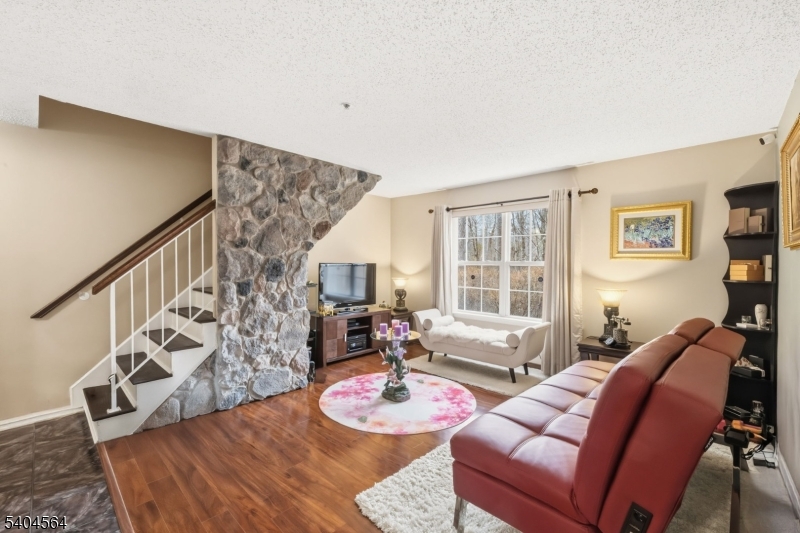 191 Prestwick Way Edison, NJ 08820 - Photo 3 of 20