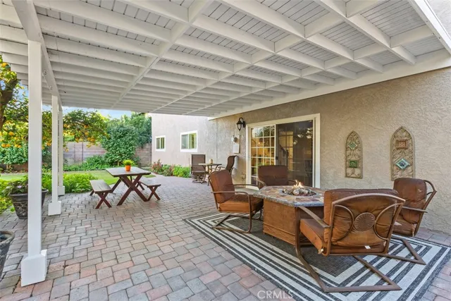 a view of a backyard with garden