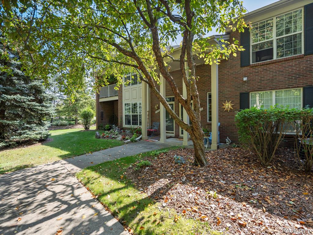 13463 Forest Ridge Boulevard Sterling Heights, MI 48313 - Photo 2 of 23