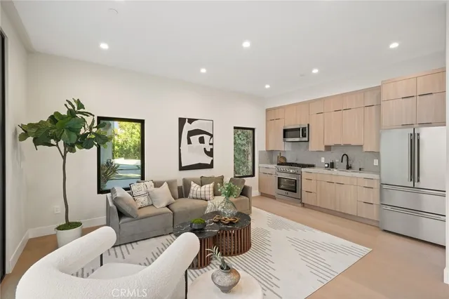 $20,000 | 4551 Alonzo Avenue, Encino, CA 91316