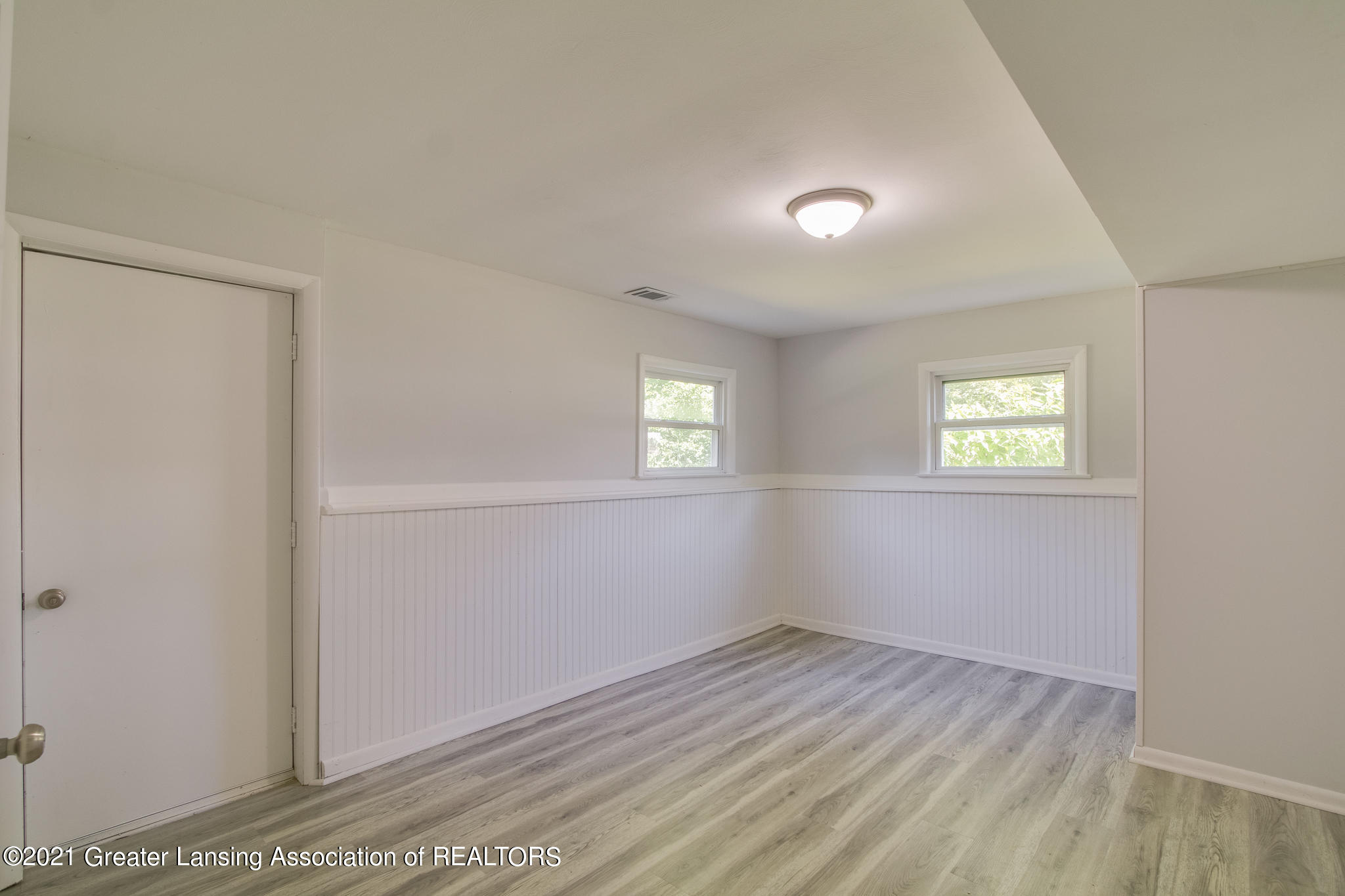 5634 Schafer Road Lansing, MI 48911 - Photo 19 of 28 5634_Schafer_STEVE_R-15