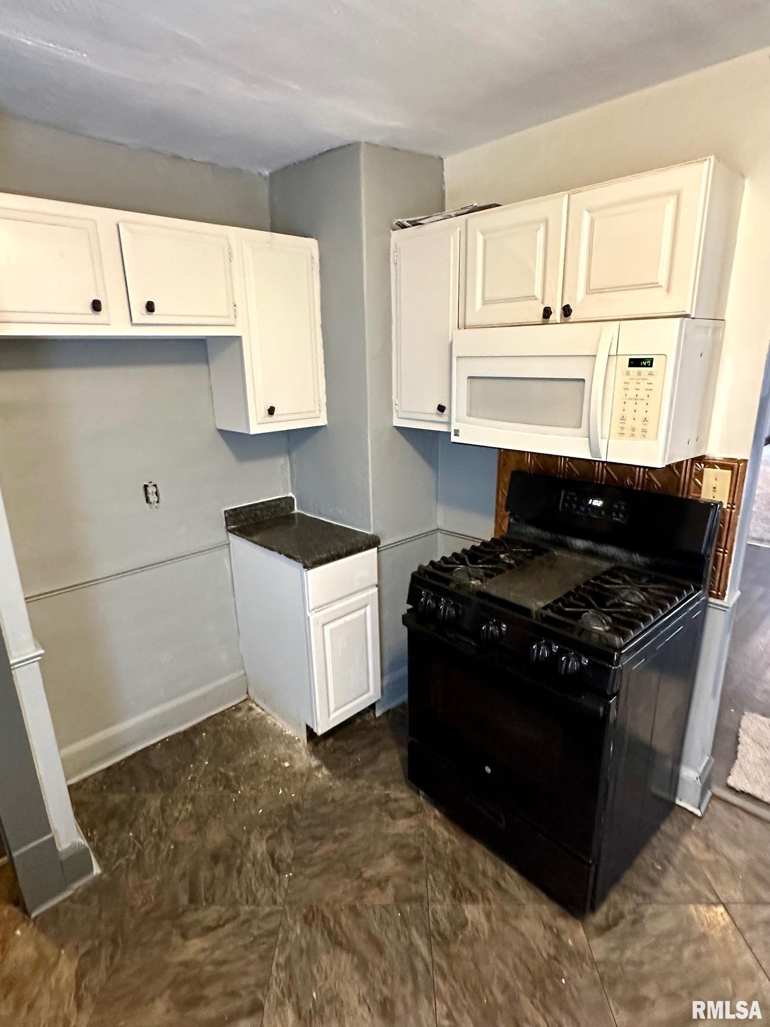 118 Spaulding Place Jacksonville, IL 62650 - Photo 12 of 18