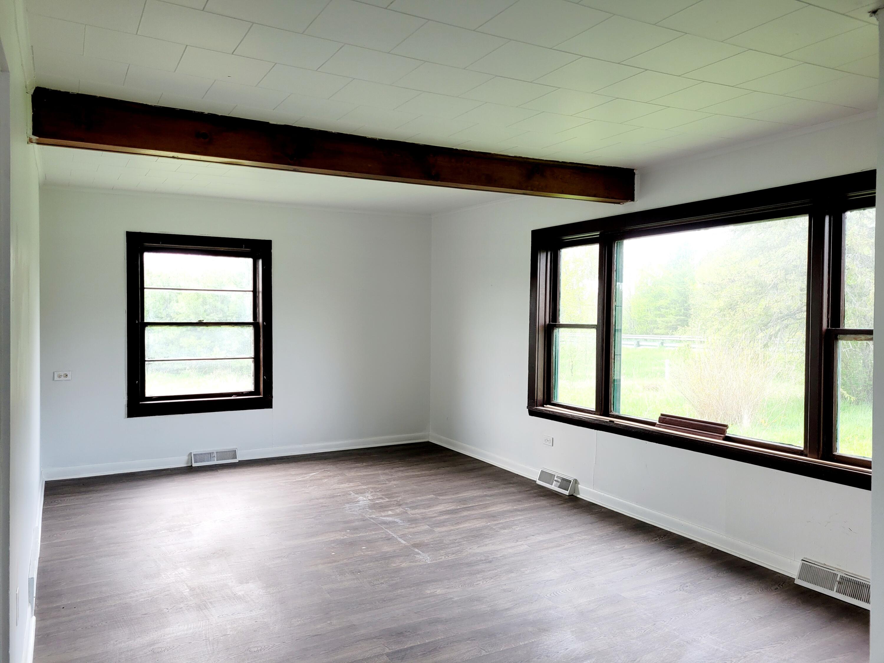 235 West Vfw Road Cheboygan, MI 49721 - Photo 9 of 23 Gallery Image 9