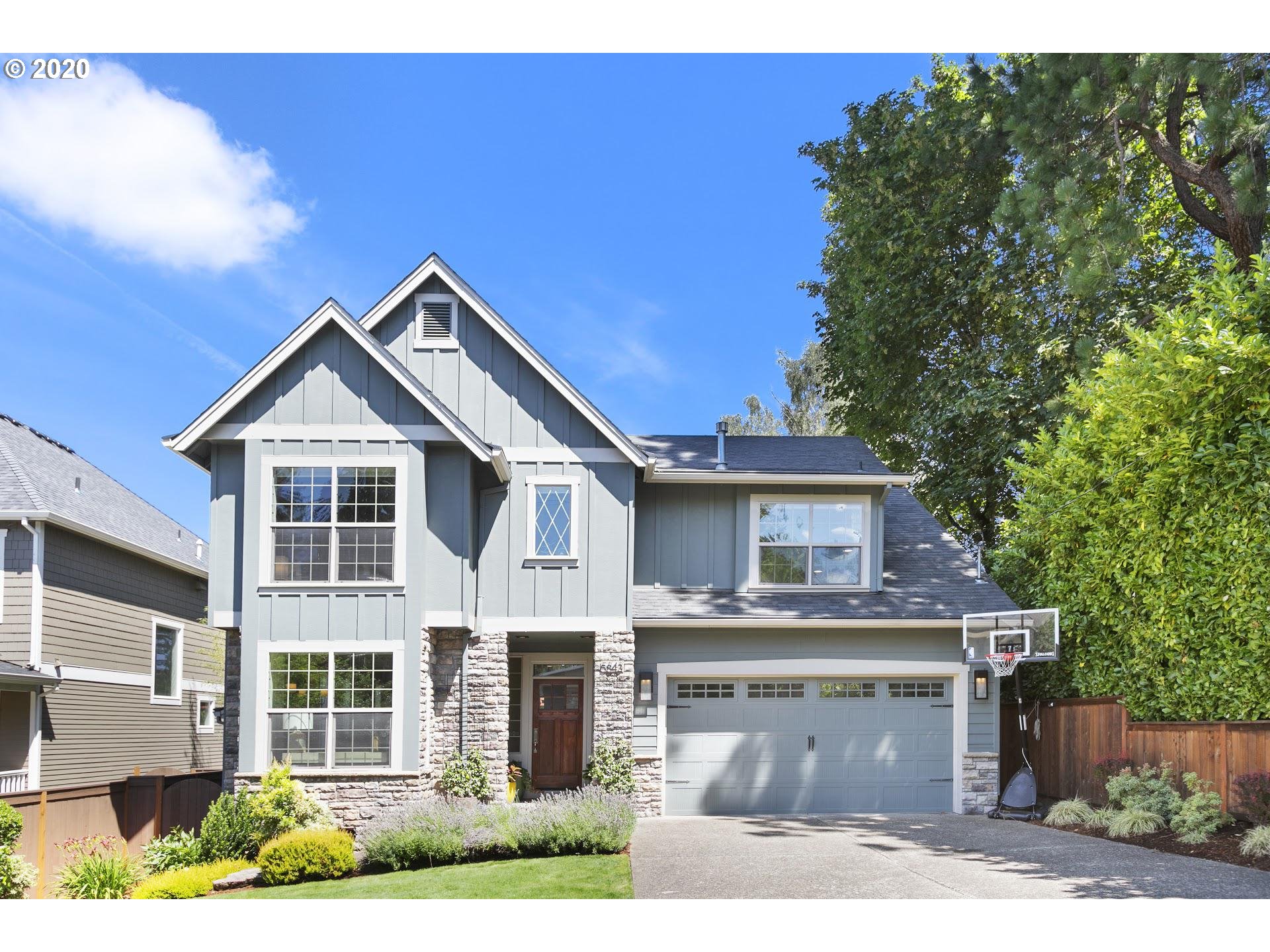 5843 Southwest Florida Street Portland, OR 97219 - Photo 1 of 32 Gallery Image 1