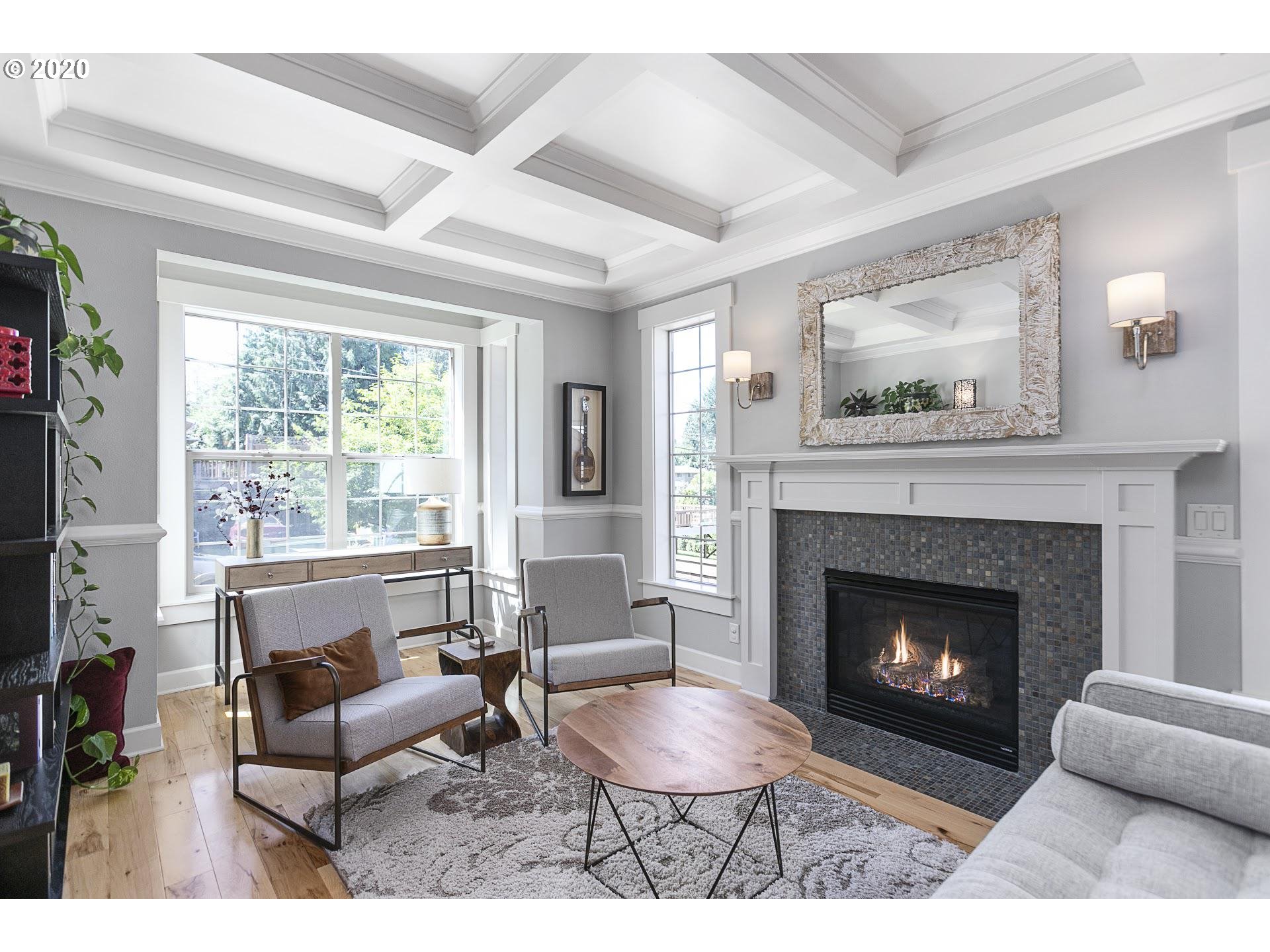 5843 Southwest Florida Street Portland, OR 97219 - Photo 3 of 32 Gallery Image 3