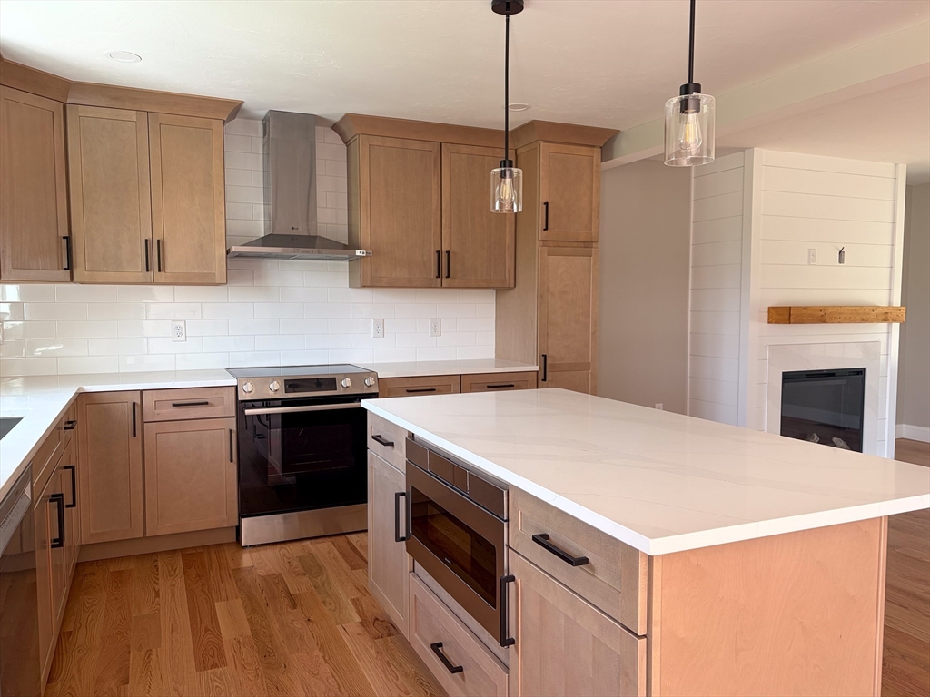555 Neck Road Lancaster, MA 01523 - Photo 7 of 30