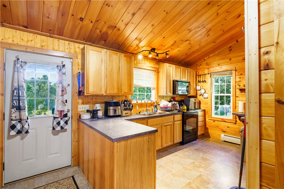 197 Lewis Farm Road Coventry, RI 02827 - Photo 18 of 37 Gallery Image 18