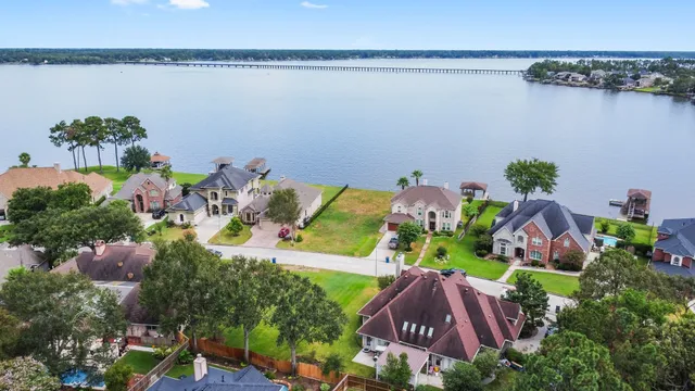 a view of yard with an outdoor seating