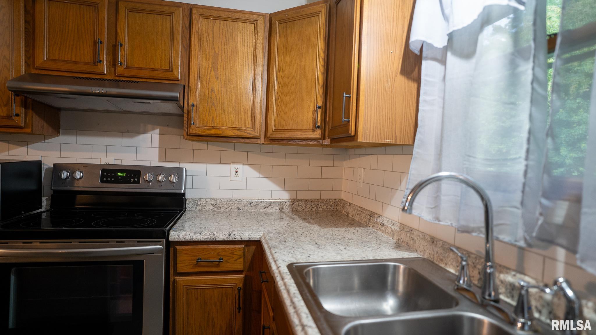 802 Winters Street Augusta, IL 62311 - Photo 12 of 38 Gallery Image 12