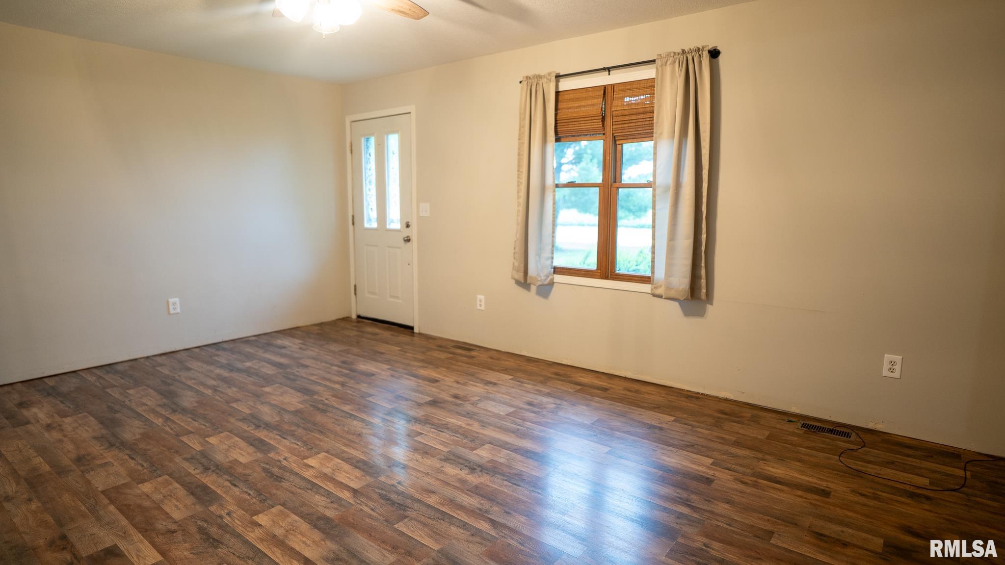 802 Winters Street Augusta, IL 62311 - Photo 6 of 38 Gallery Image 6