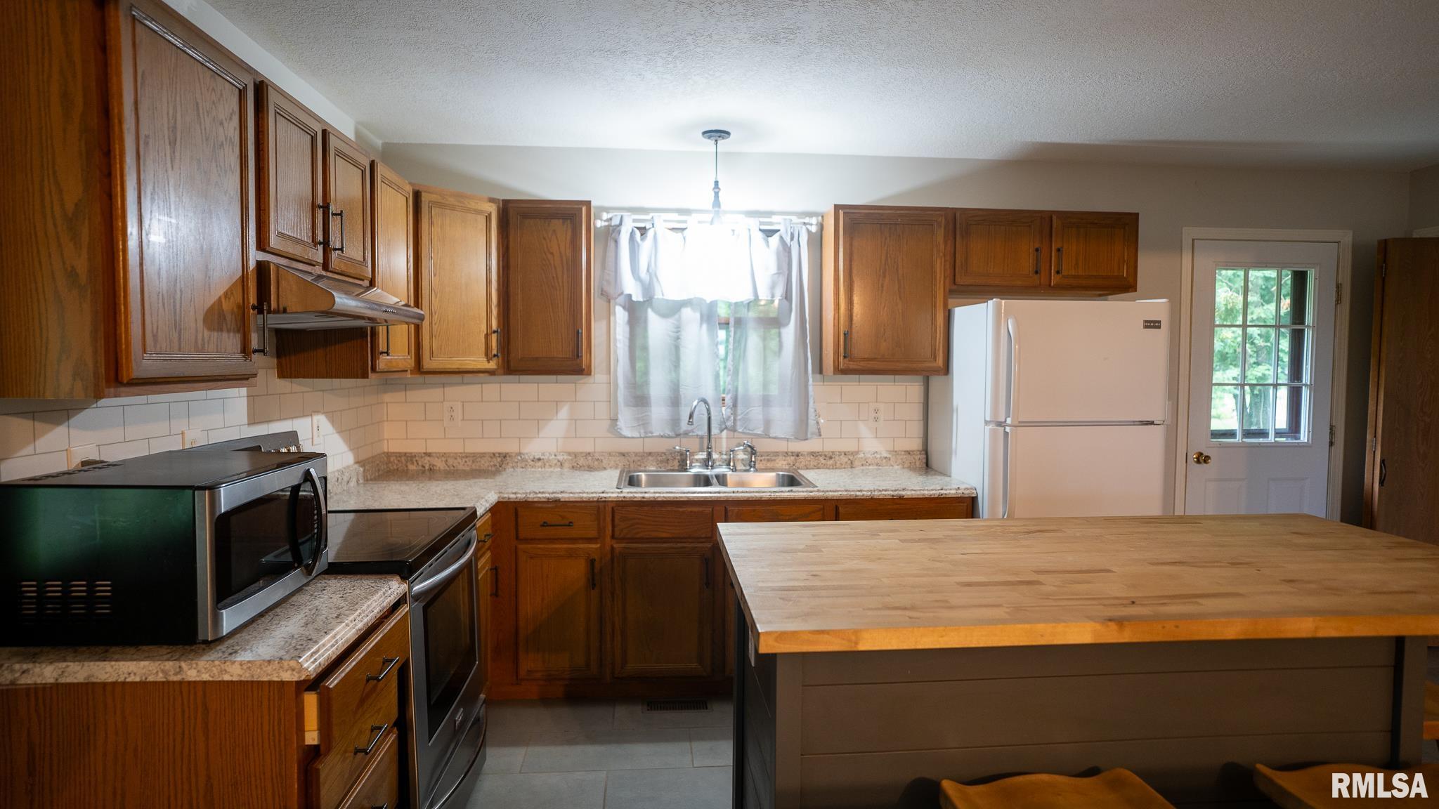 802 Winters Street Augusta, IL 62311 - Photo 7 of 38 Gallery Image 7