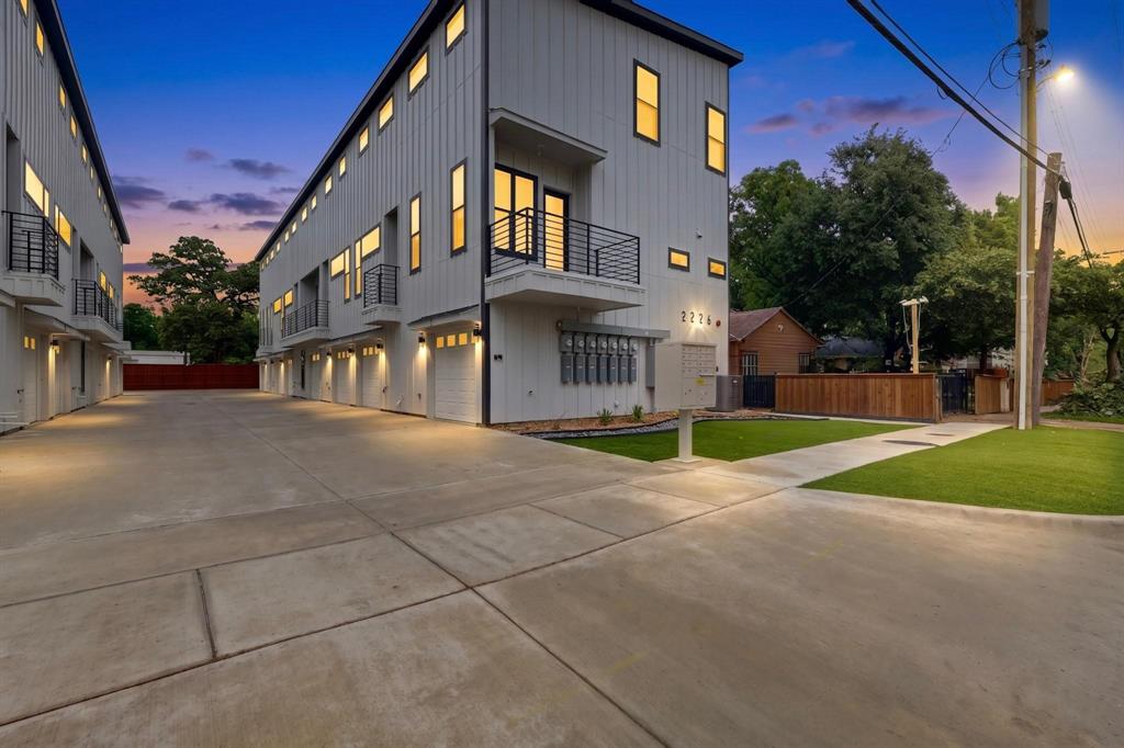 2226 Shea Road, Unit 103 Dallas, TX 75235 - Photo 1 of 35