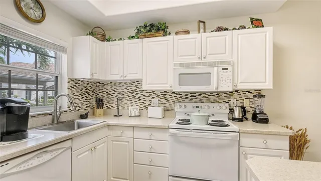 $4,500 | 8350 Wingate Drive, Unit 913, Sarasota, FL 34238