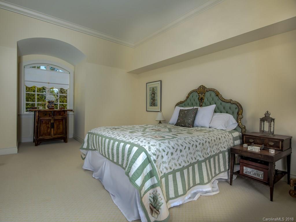 22 Busbee Road Biltmore Forest, NC 28803 - Photo 24 of 35 Gallery Image 24