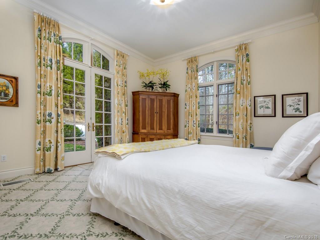 22 Busbee Road Biltmore Forest, NC 28803 - Photo 26 of 35 Gallery Image 26