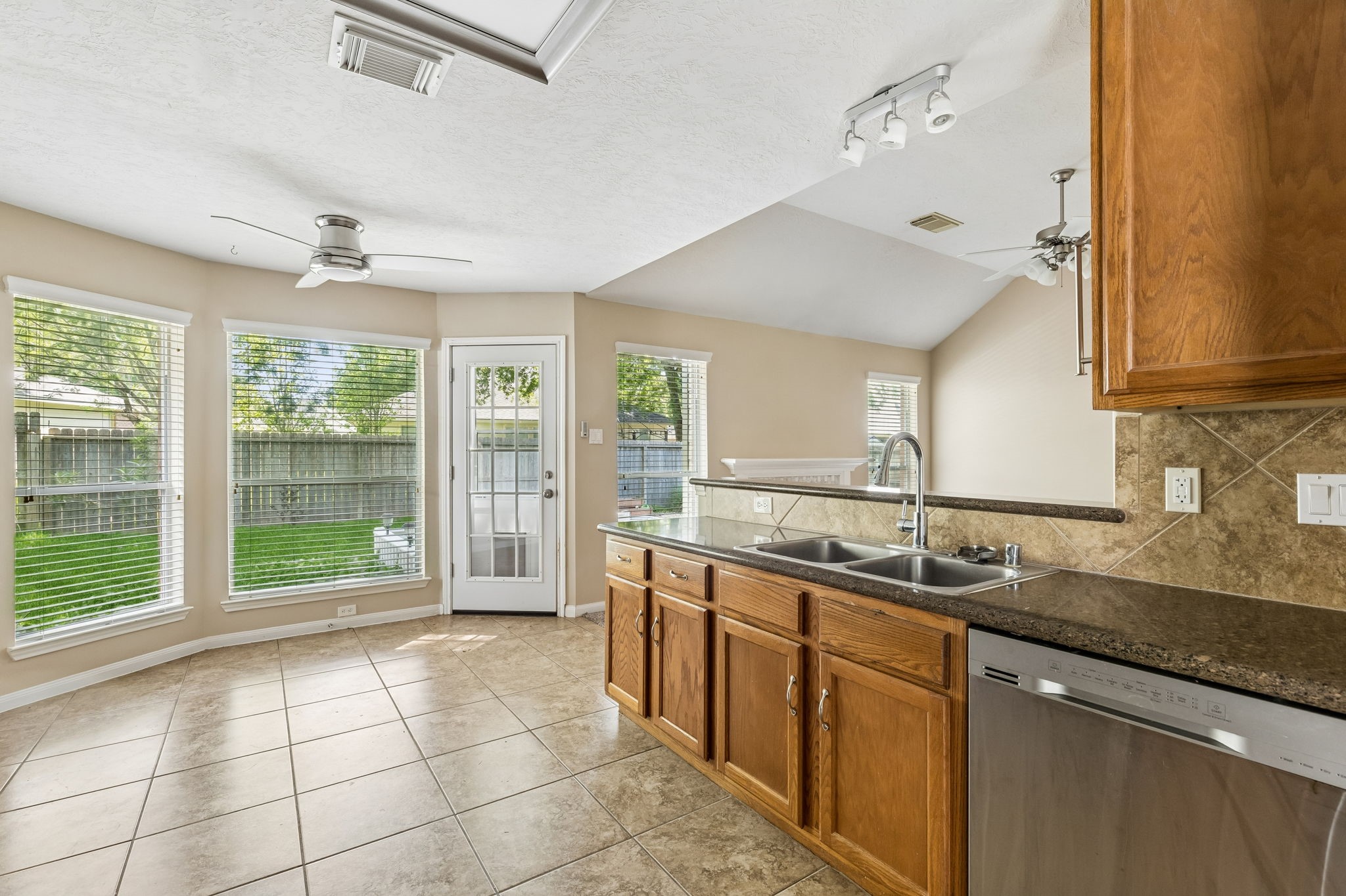 3414 Nottingham Lane Montgomery, TX 77356 - Photo 7 of 18