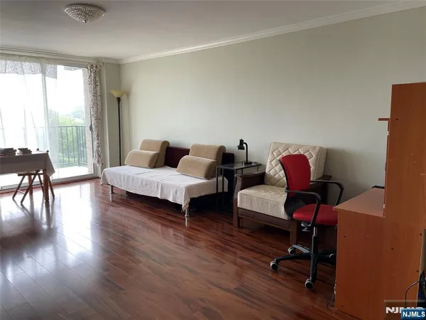 $1,800 | 1 Wall Street, Unit 5C, Fort Lee, NJ 07024