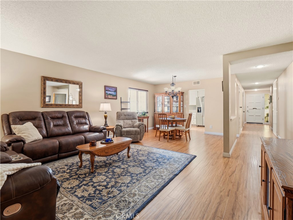 19401 Oak Crossing Road Newhall, CA 91321 - Photo 6 of 47
