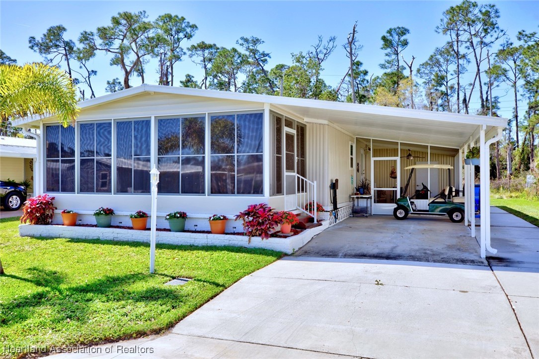 1554 Caribbean Road Sebring, FL 33870 - Photo 4 of 45 Gallery Image 4