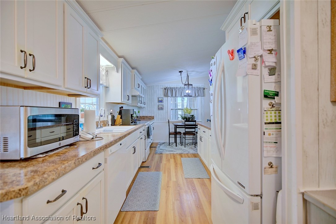 1554 Caribbean Road Sebring, FL 33870 - Photo 10 of 45 Gallery Image 10