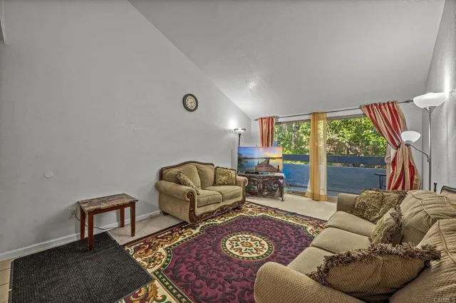 $329,000 | 1350 North Escondido Boulevard, Unit 22, Escondido, CA 92026