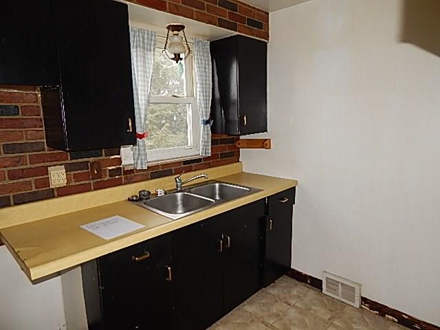 3724 Willett Road Baldwin, PA 15227 - Photo 14 of 20 Gallery Image 14