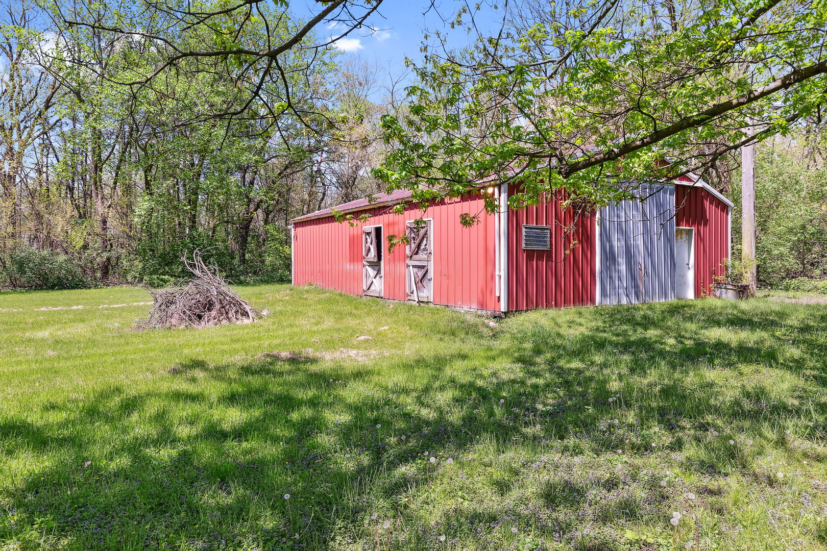 18054 South Parker Road Mokena, IL 60448 - Photo 20 of 21 a view of a back yard