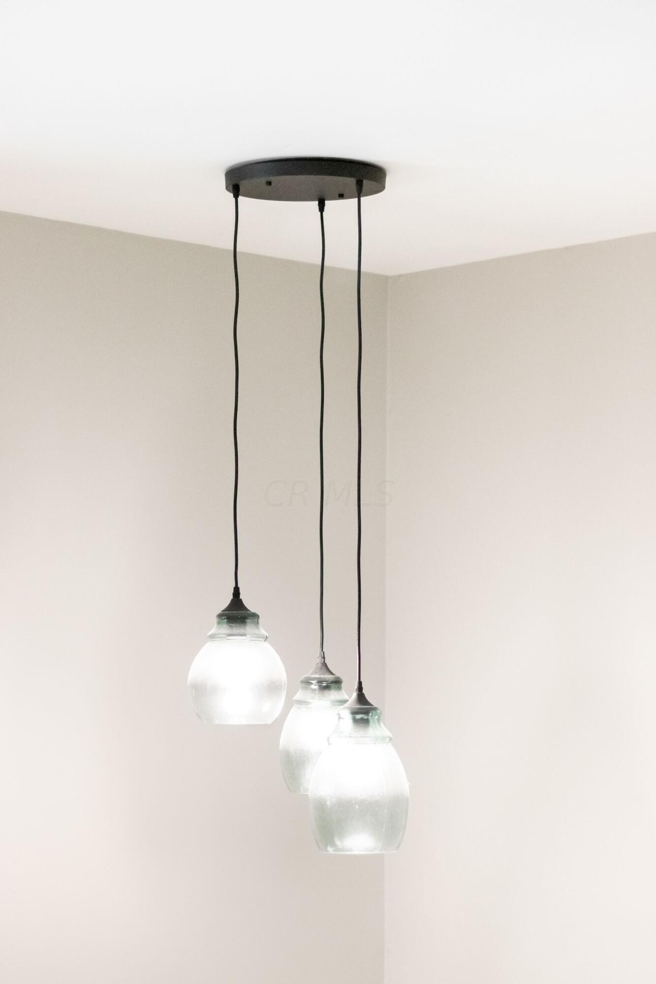 5488 Darcy Road Columbus, OH 43229 - Photo 8 of 48 New entry lighting