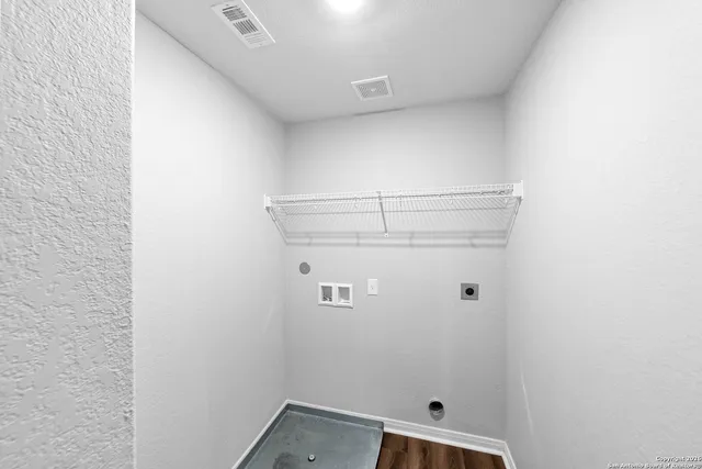 a view of utility room