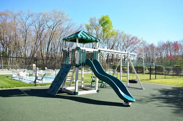 $2,300 | 35 Fernview Avenue, Unit 5, North Andover, MA 01845