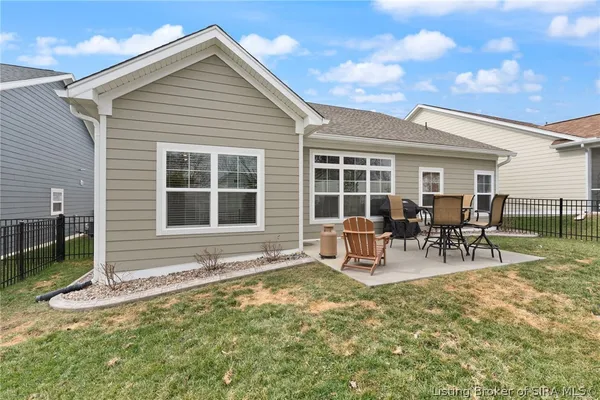 $319,900 | 4114 Tudor Trail, New Albany, IN 47150