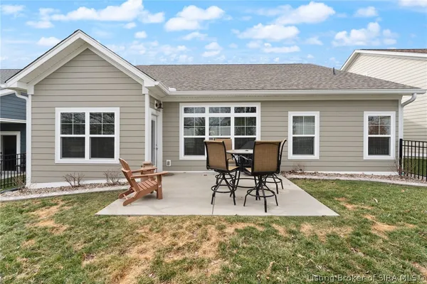 $319,900 | 4114 Tudor Trail, New Albany, IN 47150