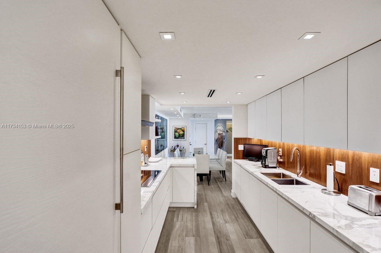 1121 Crandon Boulevard, Unit D706 Key Biscayne, FL 33149 - Photo 19 of 47