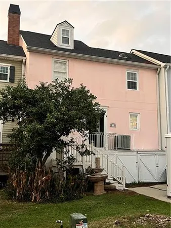 $2,275 | 2 Place Lafitte, Madisonville, LA 70447