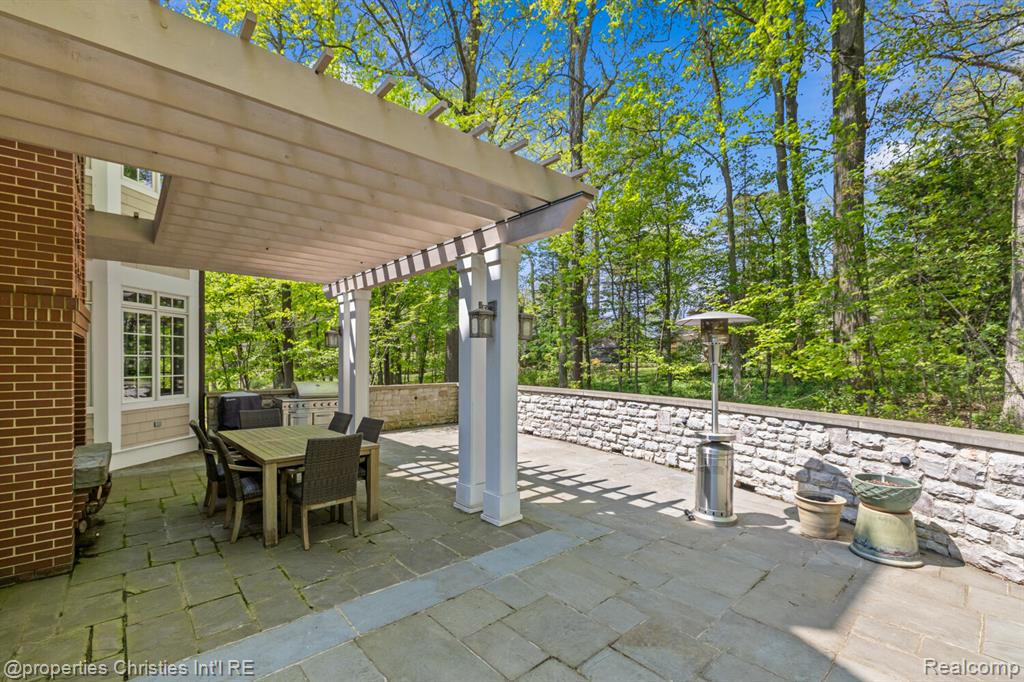 1041 Greentree Road Bloomfield Hills, MI 48304 - Photo 63 of 70