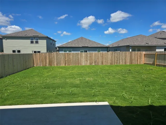 $2,495 | 121 Blazilmar Lane, Taylor, TX 76574