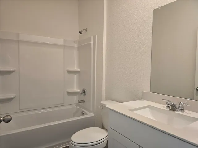 $2,495 | 121 Blazilmar Lane, Taylor, TX 76574