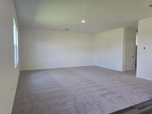 $2,495 | 121 Blazilmar Lane, Taylor, TX 76574