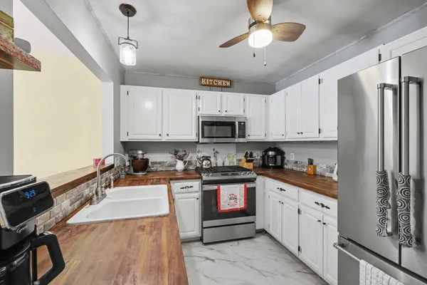 $240,000 | 7132 East Cannon Pl Drive, Rockford, MI 49341