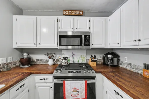 $240,000 | 7132 East Cannon Pl Drive, Rockford, MI 49341