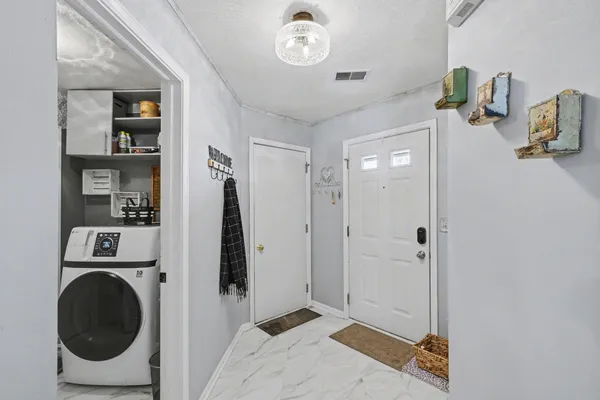 $240,000 | 7132 East Cannon Pl Drive, Rockford, MI 49341